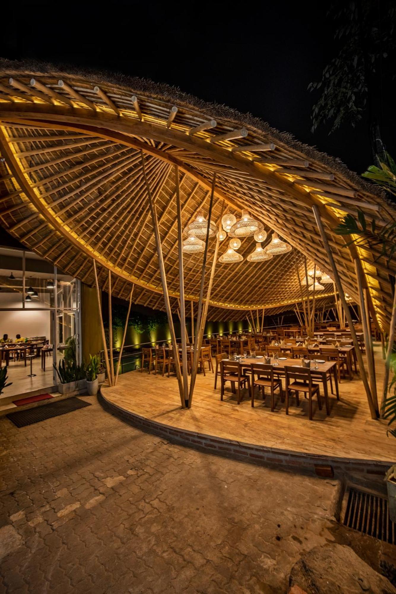 White Moon Resort Gampaha Exterior foto